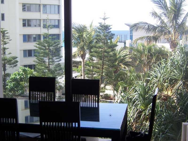 Unit 304/28 Northcliffe Terrace, Surfers Paradise QLD 4217