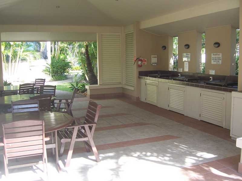 Unit 304/28 Northcliffe Terrace, Surfers Paradise QLD 4217