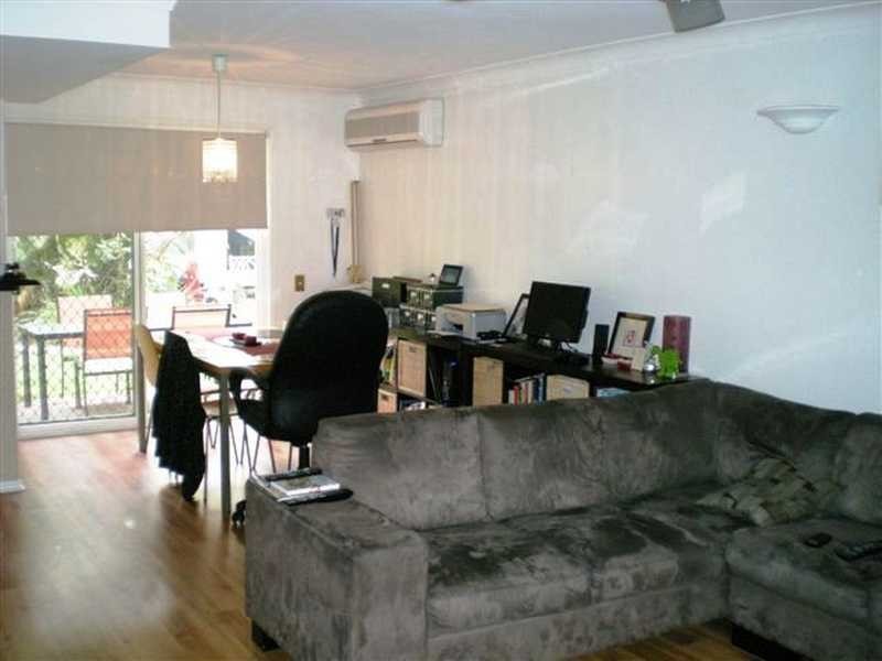 Unit 209/215 Cottesloe Drive, Mermaid Waters QLD 4218
