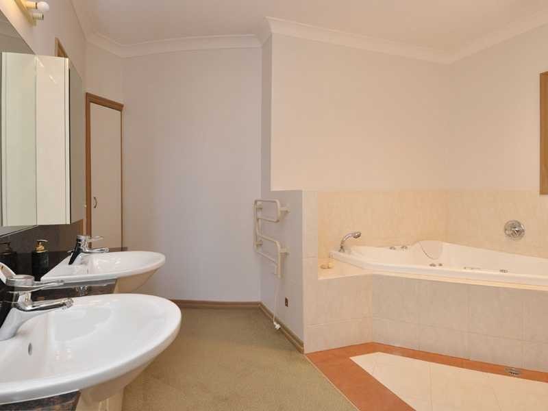 1-7 Kailas Court Misty Morn, Eagle Heights QLD 4271
