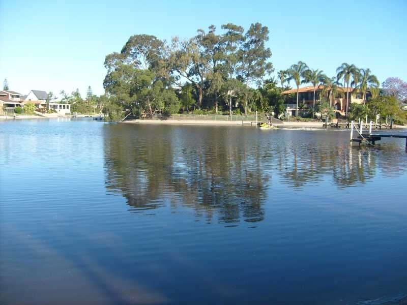45 River Crescent, Broadbeach Waters QLD 4218