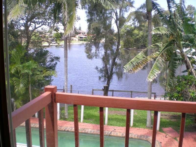 45 River Crescent, Broadbeach Waters QLD 4218