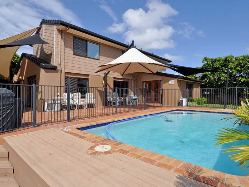352 Bayview Street, Hollywell QLD 4216