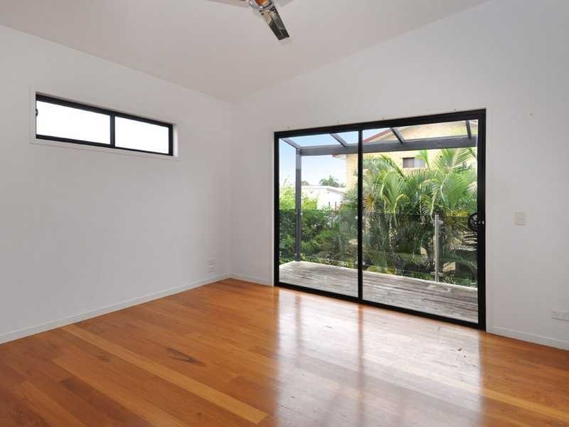 Villa 2/15 Thirteenth Avenue, Palm Beach QLD 4221