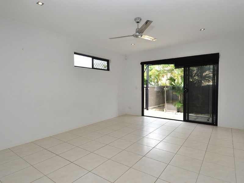 Villa 2/15 Thirteenth Avenue, Palm Beach QLD 4221