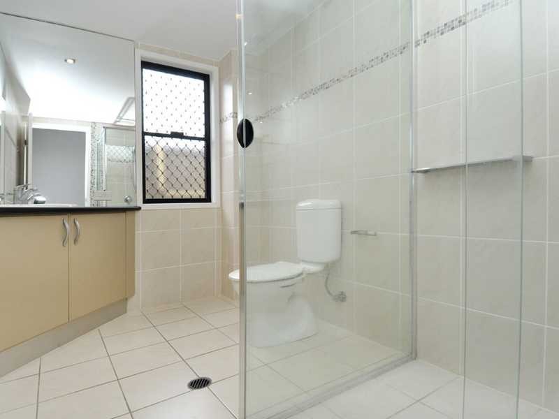 Villa 2/15 Thirteenth Avenue, Palm Beach QLD 4221