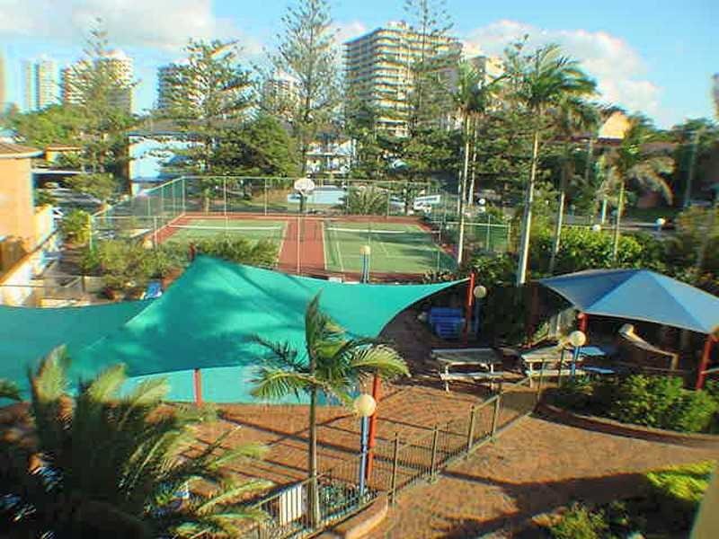 Unit 9/2981 Gold Coast Highway, Surfers Paradise QLD 4217