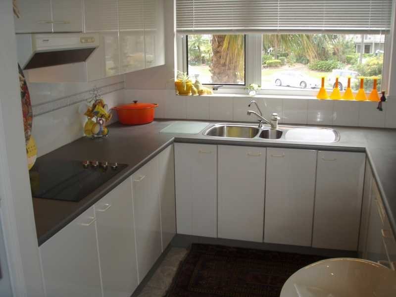 Unit 2/129 Surf Parade, Broadbeach QLD 4218