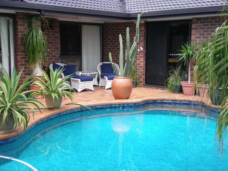 16 Kerria Crescent, Ashmore QLD 4214