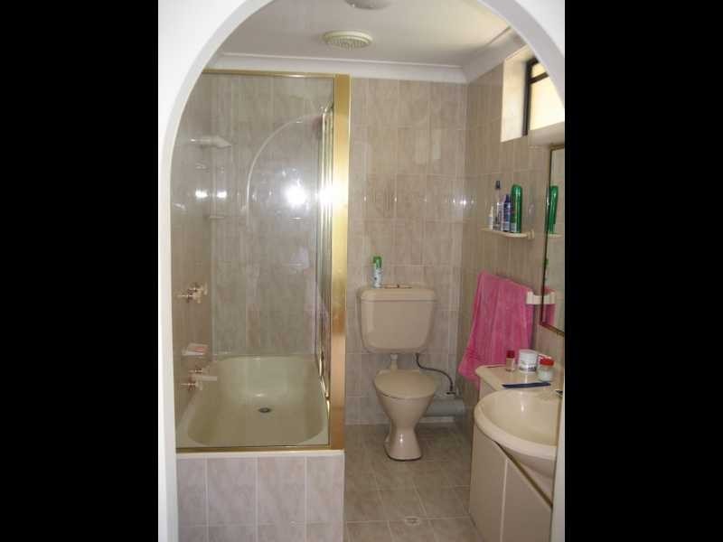 4/23 Hooker Boulevard, Broadbeach Waters QLD 4218