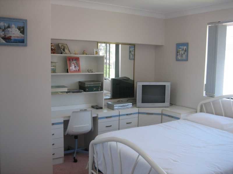 4/23 Hooker Boulevard, Broadbeach Waters QLD 4218