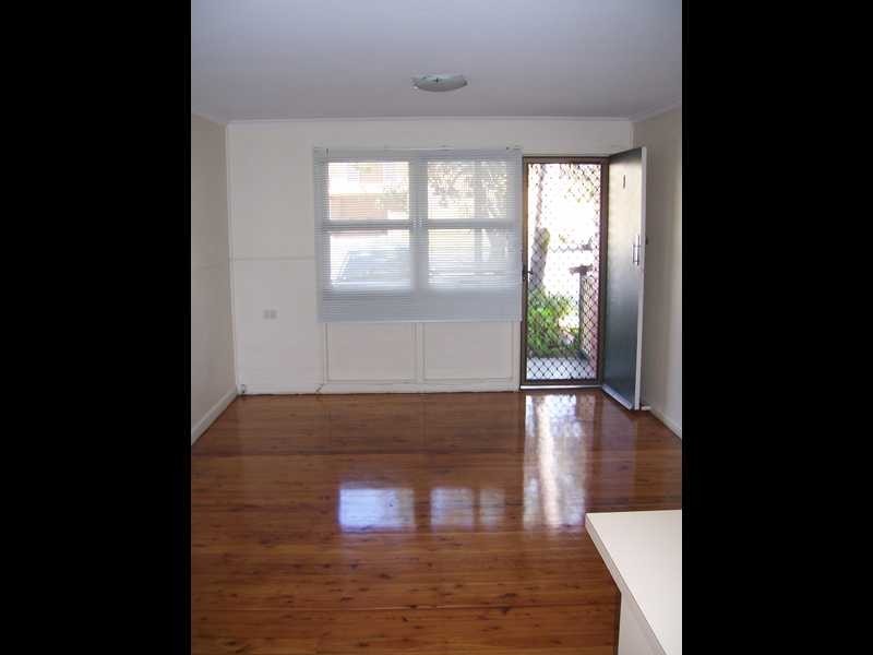 1/23 White Street, Southport QLD 4215