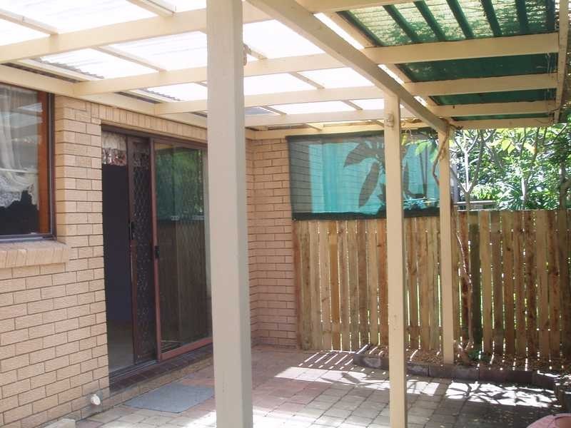 Unit 3/4 Christina Court, Mermaid Waters QLD 4218