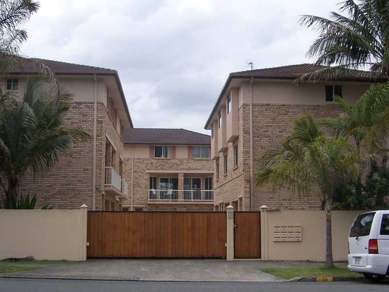 33 Cronulla Avenue, Mermaid Beach QLD 4218