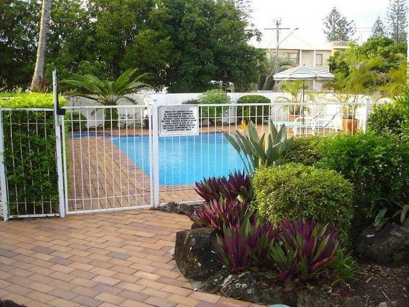20 Ocean Street, Mermaid Beach QLD 4218