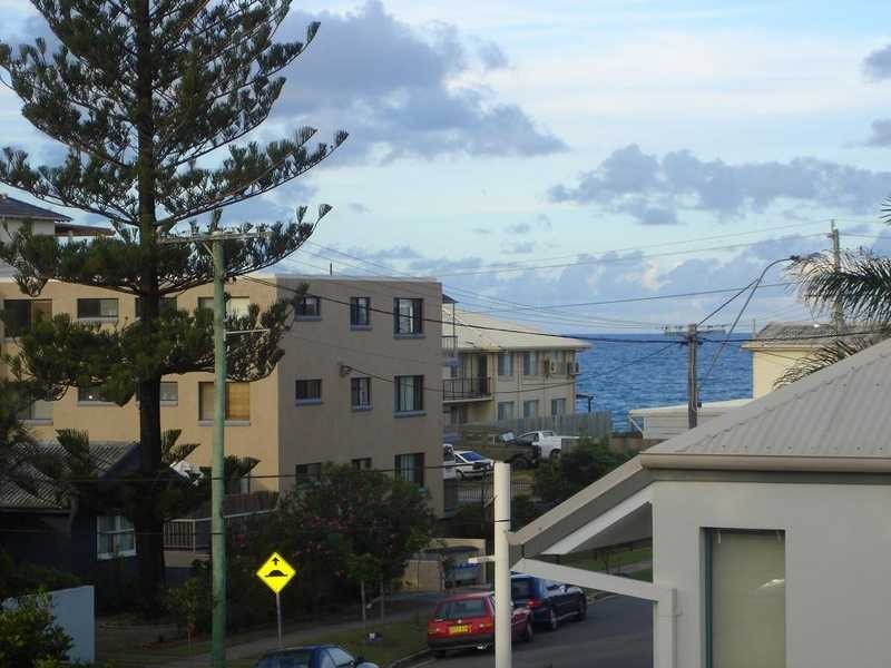 20 Ocean Street, Mermaid Beach QLD 4218