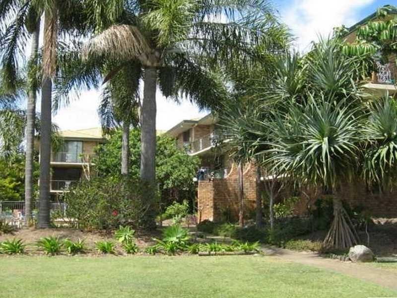 16 Duet Drive, Mermaid Waters QLD 4218