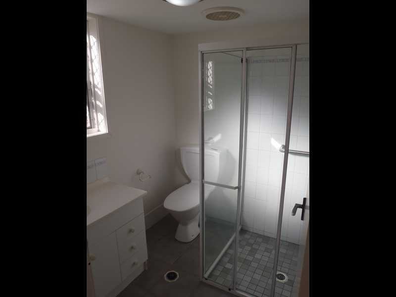 11 Lakeland Key, Broadbeach Waters QLD 4218