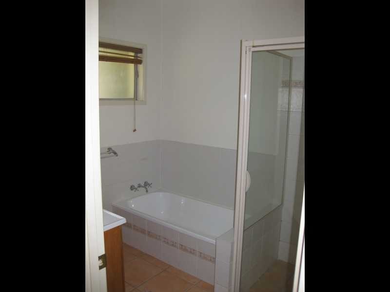 76A Brisbane Road, Labrador QLD 4215