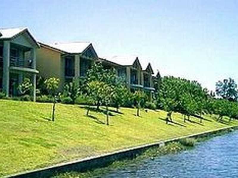 94/215 Cottesloe Drive, Mermaid Waters QLD 4218