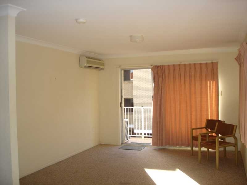 12 Elizabeth Avenue, Broadbeach QLD 4218