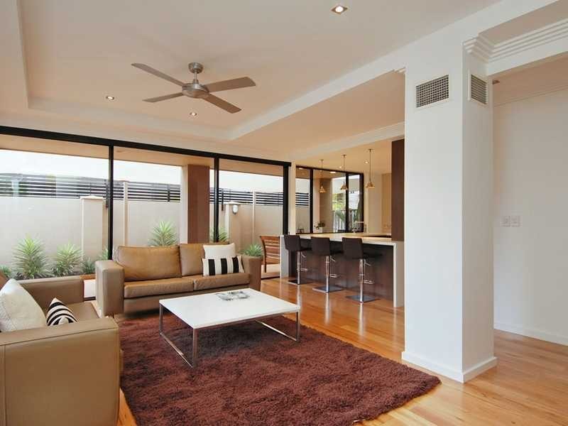 25 Australia Avenue, Broadbeach QLD 4218