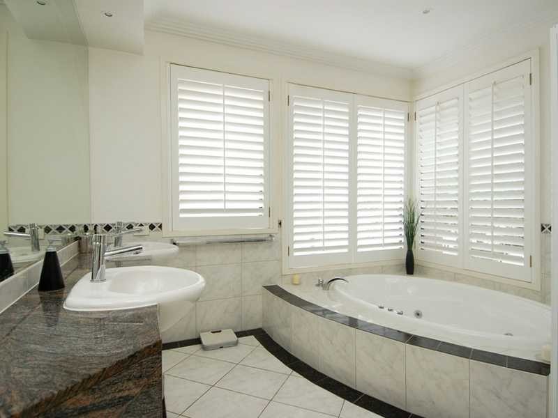 25 Australia Avenue, Broadbeach QLD 4218