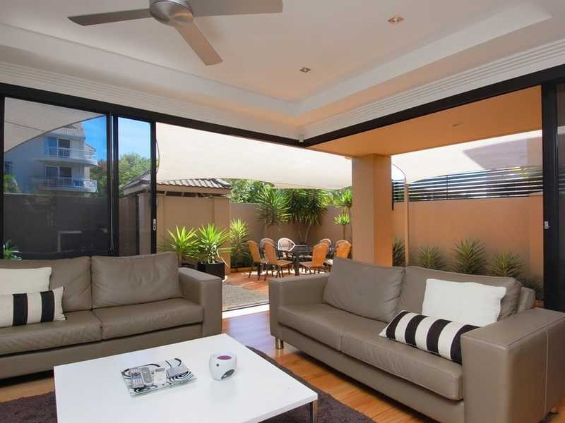 25 Australia Avenue, Broadbeach QLD 4218