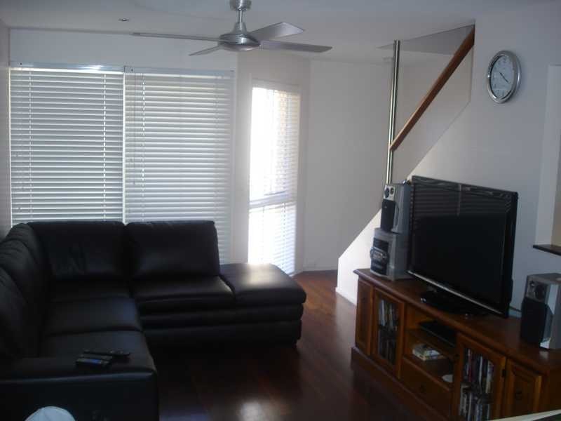 33 Cronulla Avenue, Mermaid Beach QLD 4218