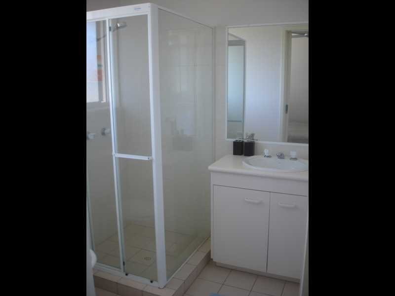 33 Cronulla Avenue, Mermaid Beach QLD 4218