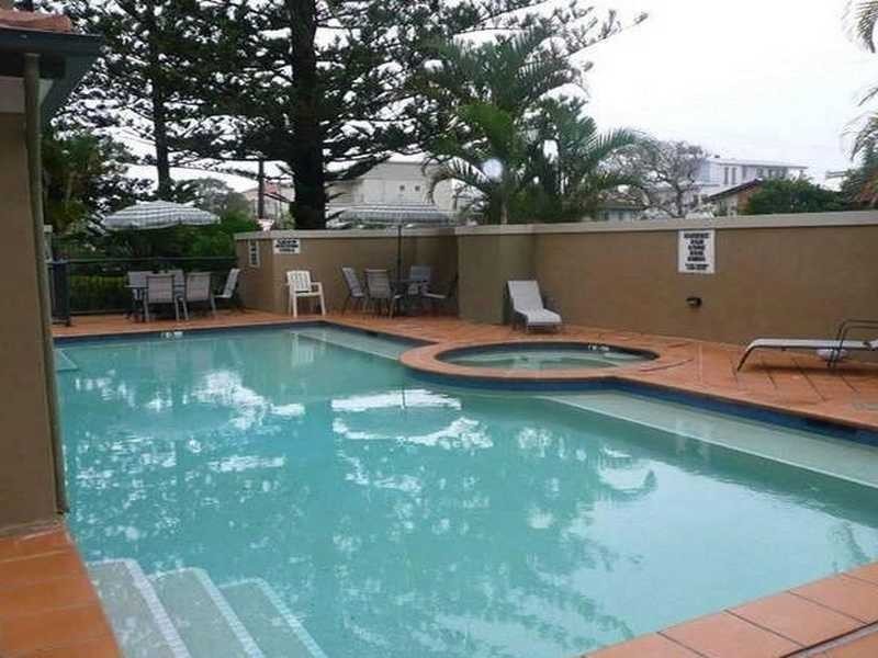 38 Petrel Avenue, Mermaid Beach QLD 4218