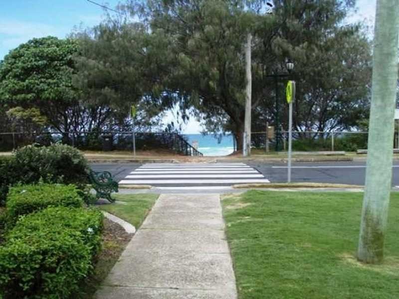 118 Old Burleigh Road, Broadbeach QLD 4218