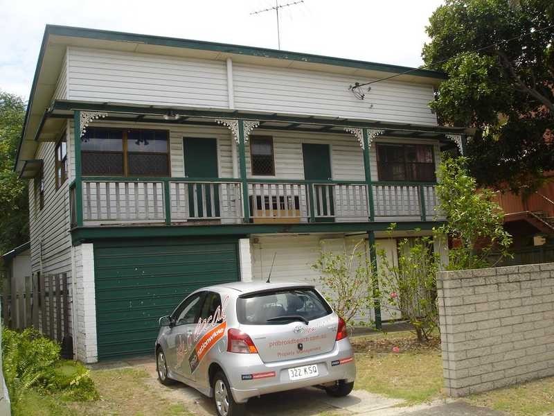 25 Second Ave, Broadbeach QLD 4218