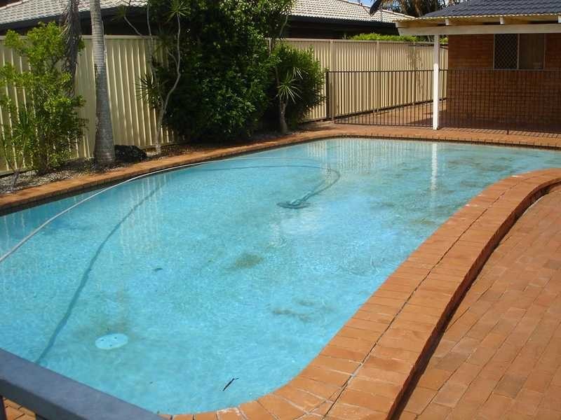 1 McCleary Street, Sorrento QLD 4217