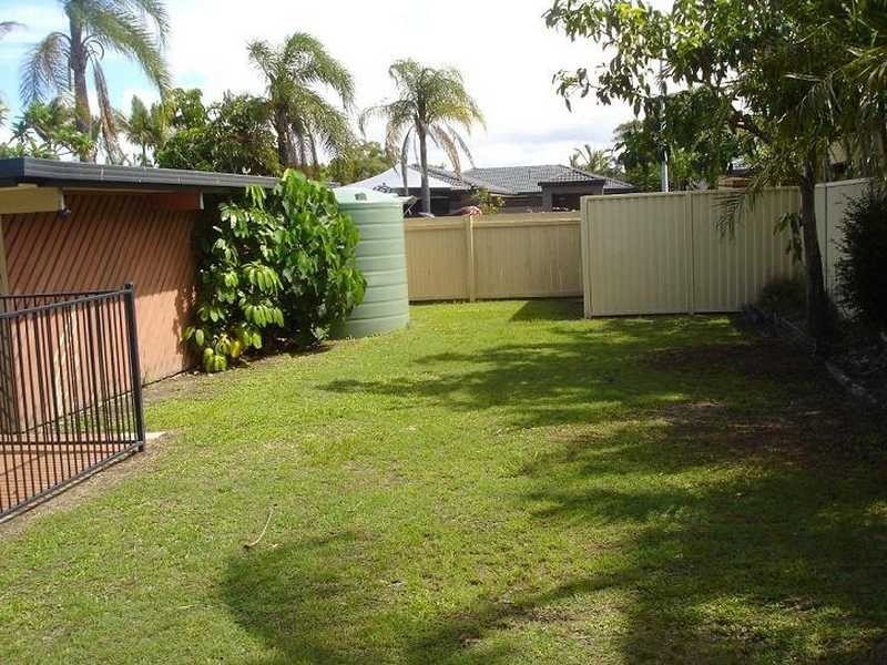1 McCleary Street, Sorrento QLD 4217