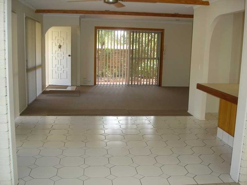 1 McCleary Street, Sorrento QLD 4217