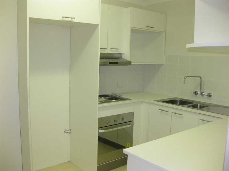 38 Duet Drive, Mermaid Waters QLD 4218