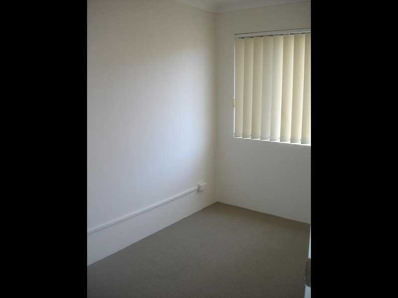 38 Duet Drive, Mermaid Waters QLD 4218