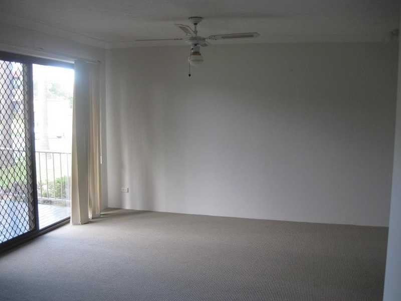 38 Duet Drive, Mermaid Waters QLD 4218