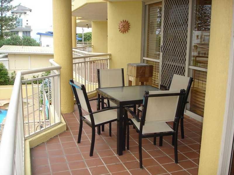 10 Dudley Street, Mermaid Beach QLD 4218