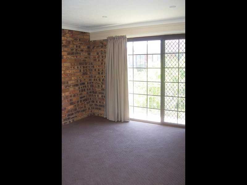 16 Duet Drive, Mermaid Waters QLD 4218