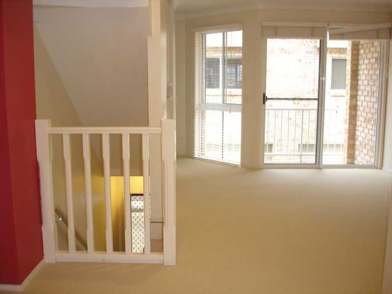 33 Cronulla Ave, Mermaid Beach QLD 4218