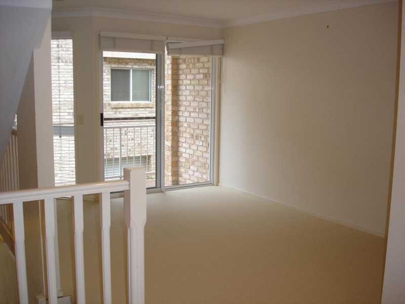 33 Cronulla Ave, Mermaid Beach QLD 4218