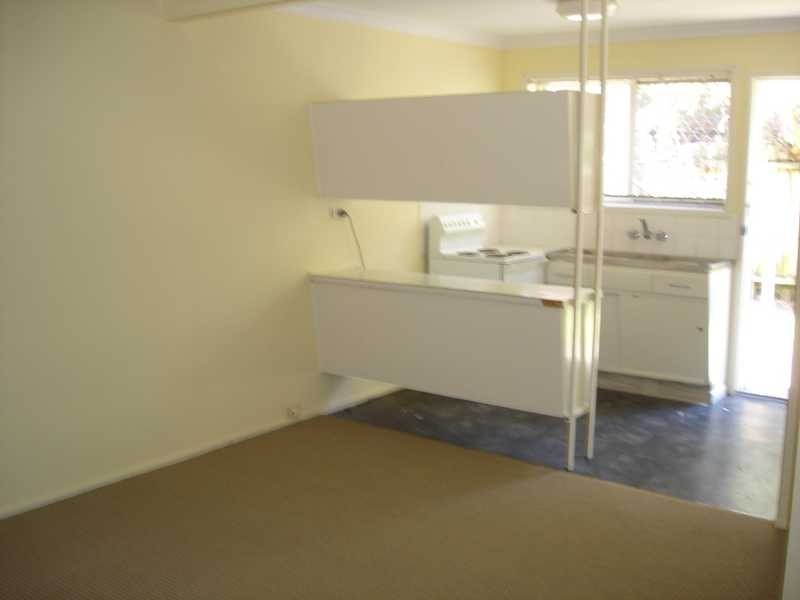 11 Cronin Avenue, Main Beach QLD 4217