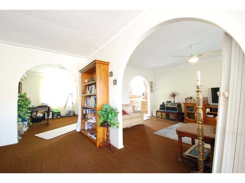 53 Jabiru Dive, Burleigh Heads QLD 4220