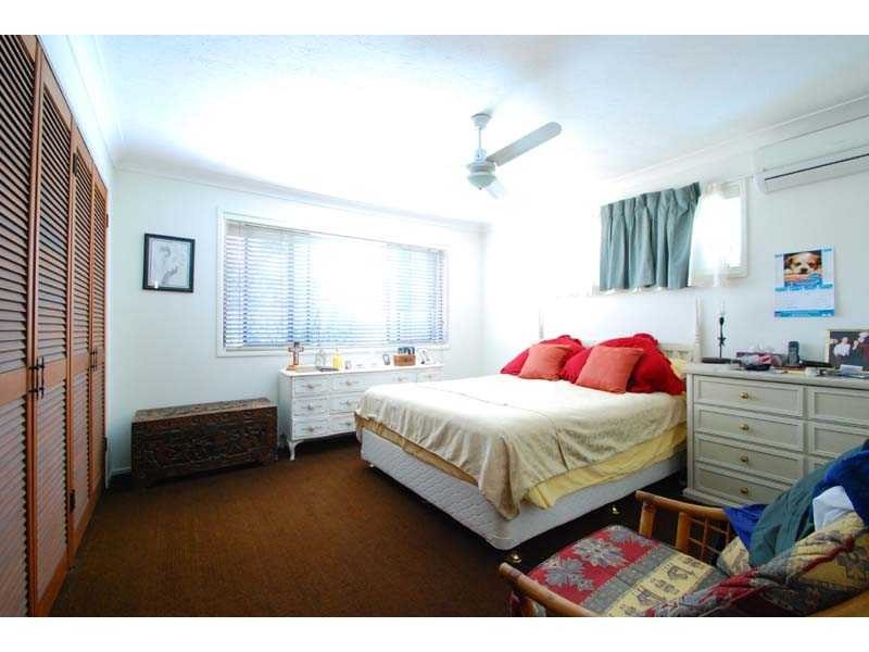 53 Jabiru Dive, Burleigh Heads QLD 4220