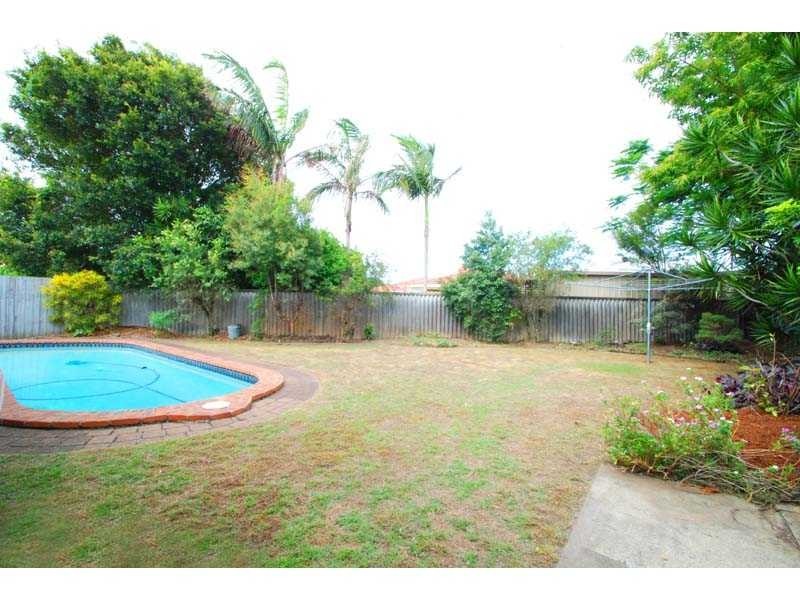 53 Jabiru Dive, Burleigh Heads QLD 4220