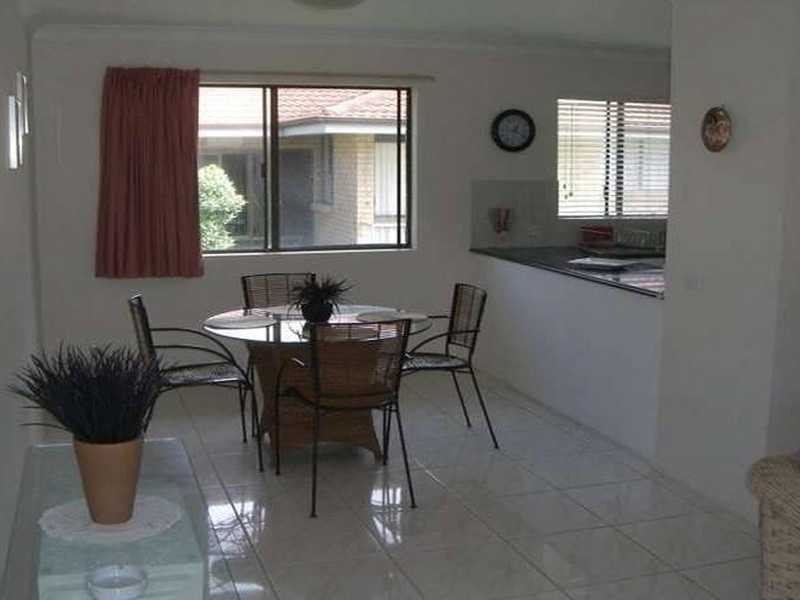 19 Federation Avenue, Broadbeach QLD 4218