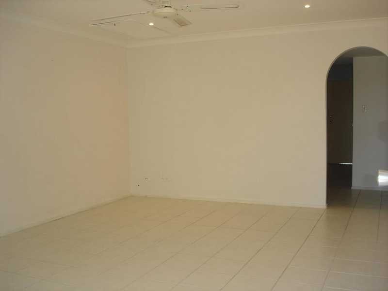 129 Sunshine Boulevarde, Mermaid Waters QLD 4218