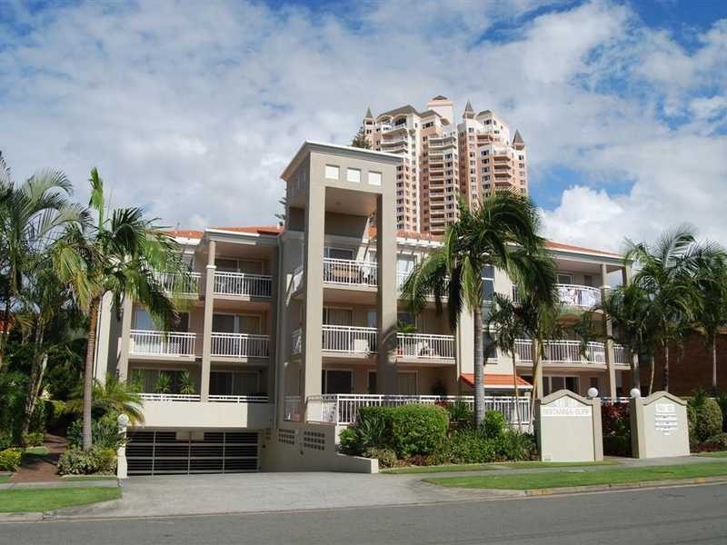 12 Britania Avenue, Broadbeach QLD 4218